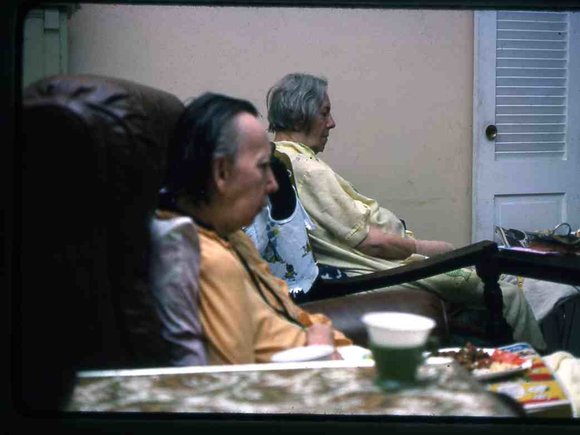 047  August  1977 Mom _amp_ Aunt Helen     447 line road047