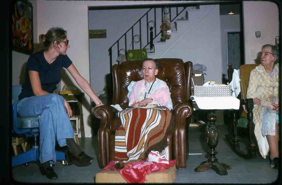 050  November  1977 Chris  Mom _amp_ Aunt Helen     447 line road050