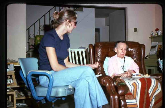 051  November  1977 Chris  Mom _amp_ Aunt Helen     447 line road051