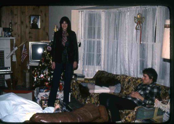 056  Janurary   1979 Mom _amp_ Therese _amp_ Greg  447 line road056_001