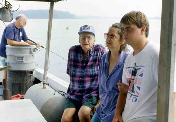 001family on crab boat 1995 claiborne md001