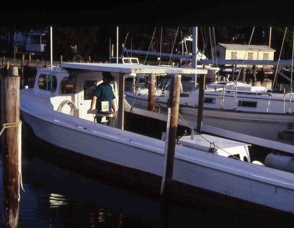 048 boats 1993 claiborne md harbor048