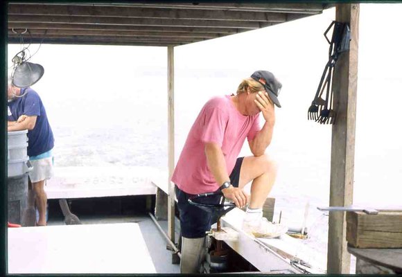 064 al poore 1995 claiborne md  crabbin boat064