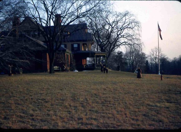089 Family Sagamore Hill 1956  Hicksville  089