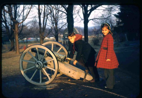 092 Family  Civil War Monument 1956  Hicksville  092