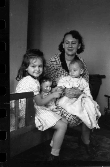 050_Bernadette_Greg_Mom_Mary_Strockbine_camden050