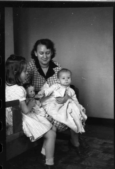 052_Bernadette_Greg_Mom_Mary_Strockbine_camden052