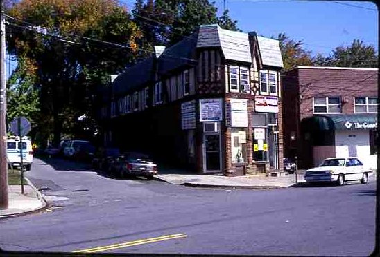 Little_Neck_apartment_house_2_016