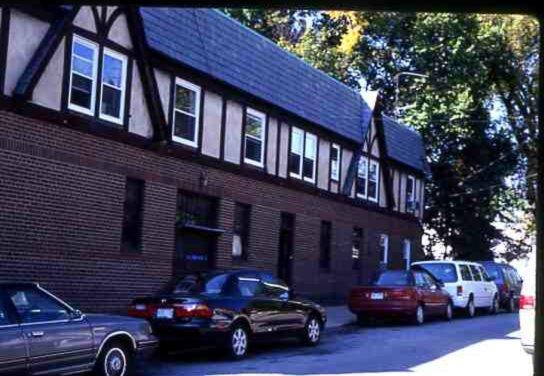 Little_Neck_apt_house010