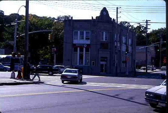 Little_Neck_main_street_3014