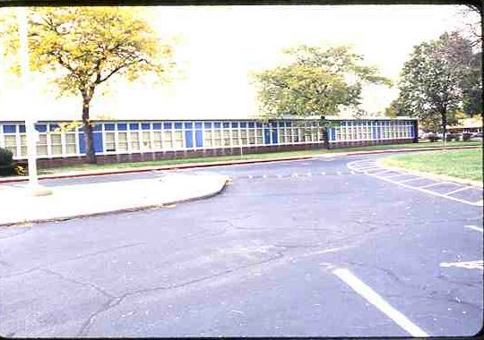 Old_Country_Road_School_2041