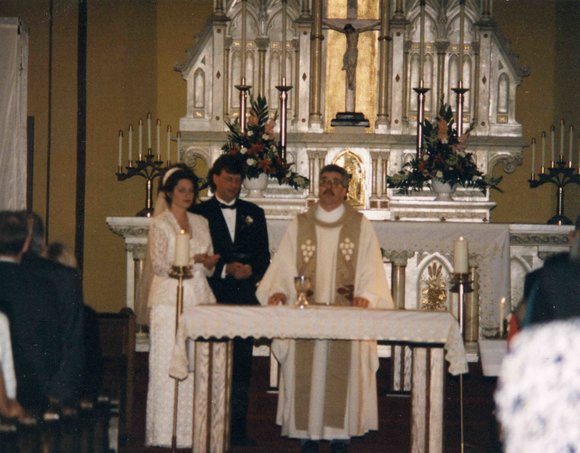 021 Lisa Mclear Wagner_s wedding at the alter021