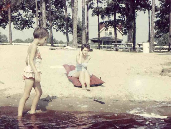 039Therese_Bern_Lake_Lenape_1958039