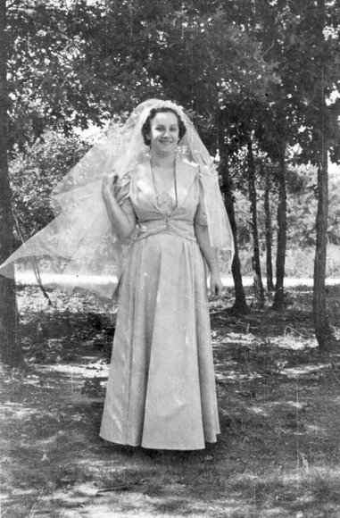 041_Helen_Molnar_at_Strockbine_wedding041