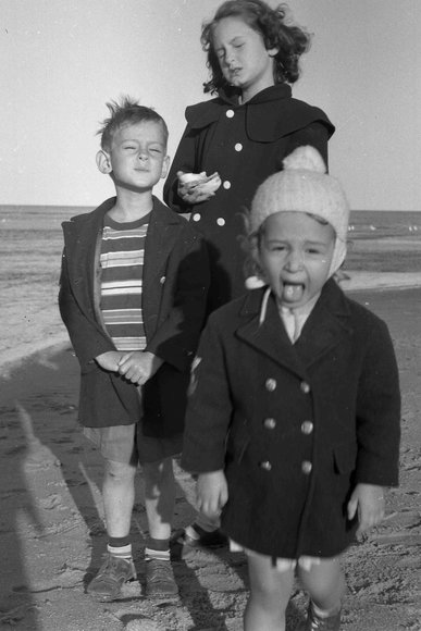 088_Bernadette_Greg_Chris_1951085