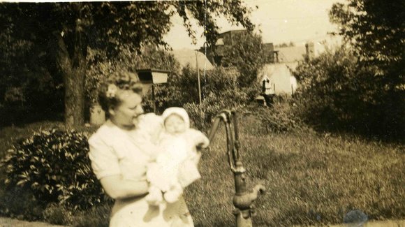 001_Says_Mama_stinky_on_back001