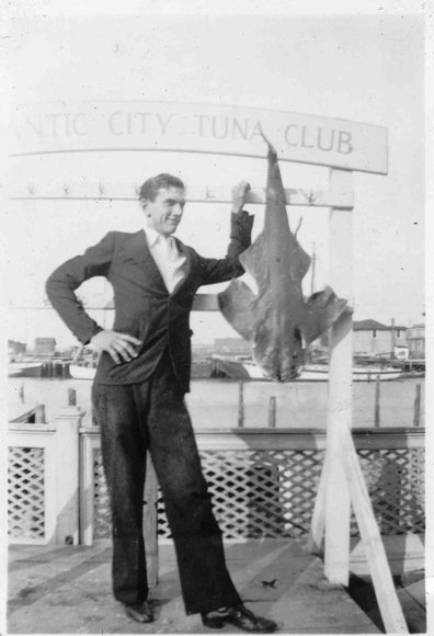 021_George_Dewees_with_Angel_Fish_1936021