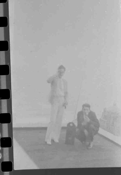 037_who_is_it037
