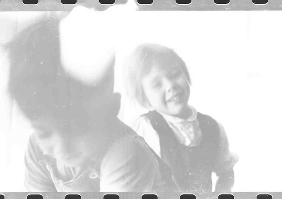 042_Who_Is_it042