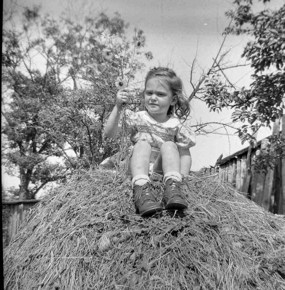098_Bernadette_Farm098