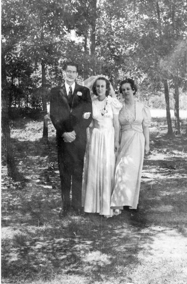 017_Guests_Strockbine_s_Wedding_017
