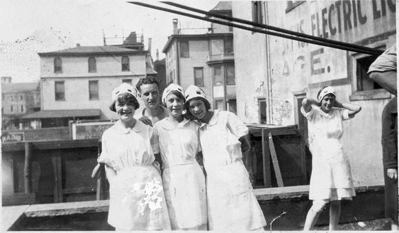 mom1929